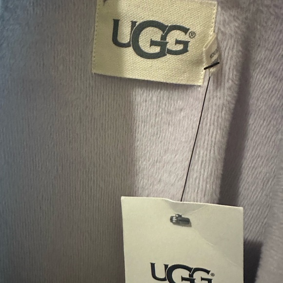 Ugg robe - Picture 4 of 5